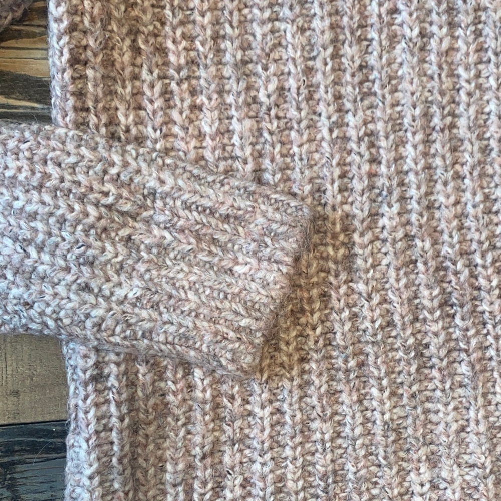 Abercrombie & Fitch Blush Ribbed Turtleneck Sweater - Picture 5 of 6